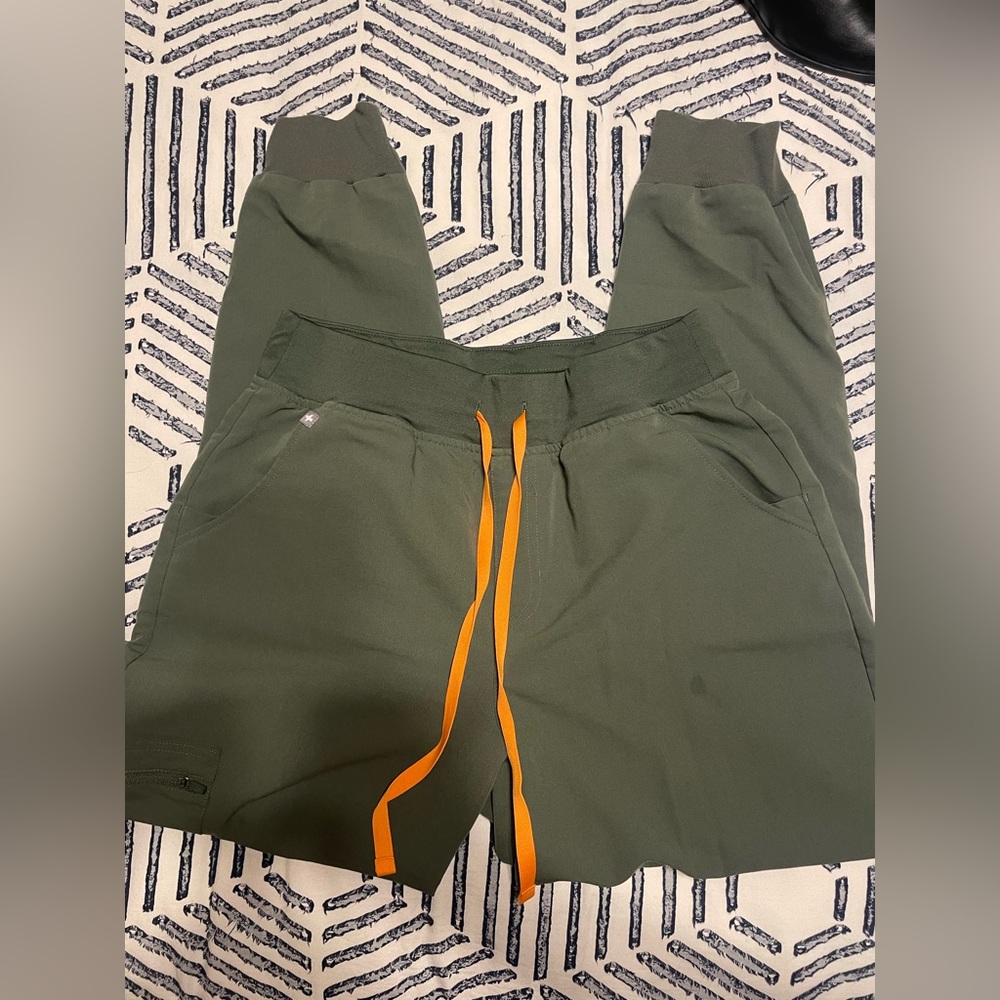 figs Moss joggers